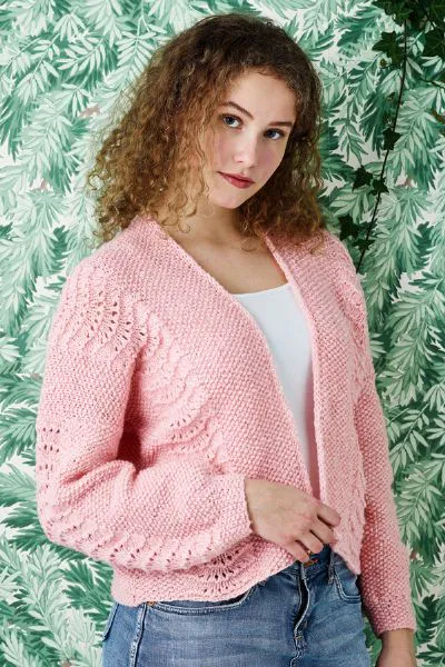 Hovedbilde 899106 Isabella Jakke med bølger Permin oppskrift