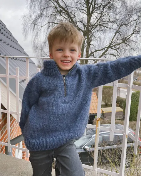 Hovedbilde Zipper Sweater Junior 3 - 16 år PetiteKnit mønster
