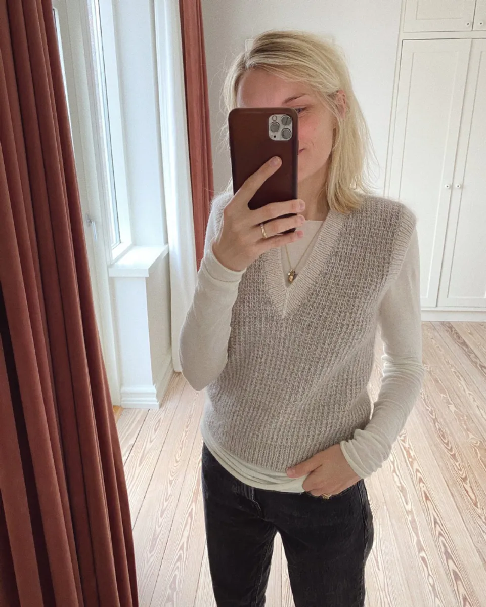 Friday Slipover V-hals PetiteKnit mønster