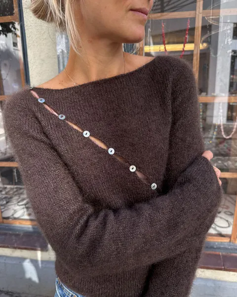 Hovedbilde Valerie Blouse  oppskrift fra PetiteKnit
