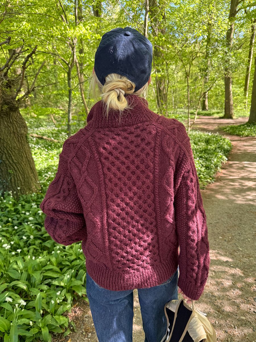 Dagmar Zipper Sweater  oppskrift fra PetiteKnit