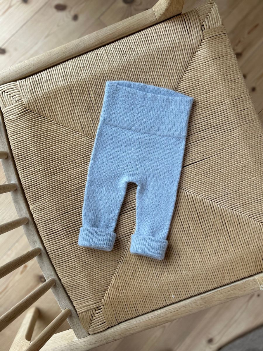 503 Lun Willybukse til baby fra Rauma oppskrift*