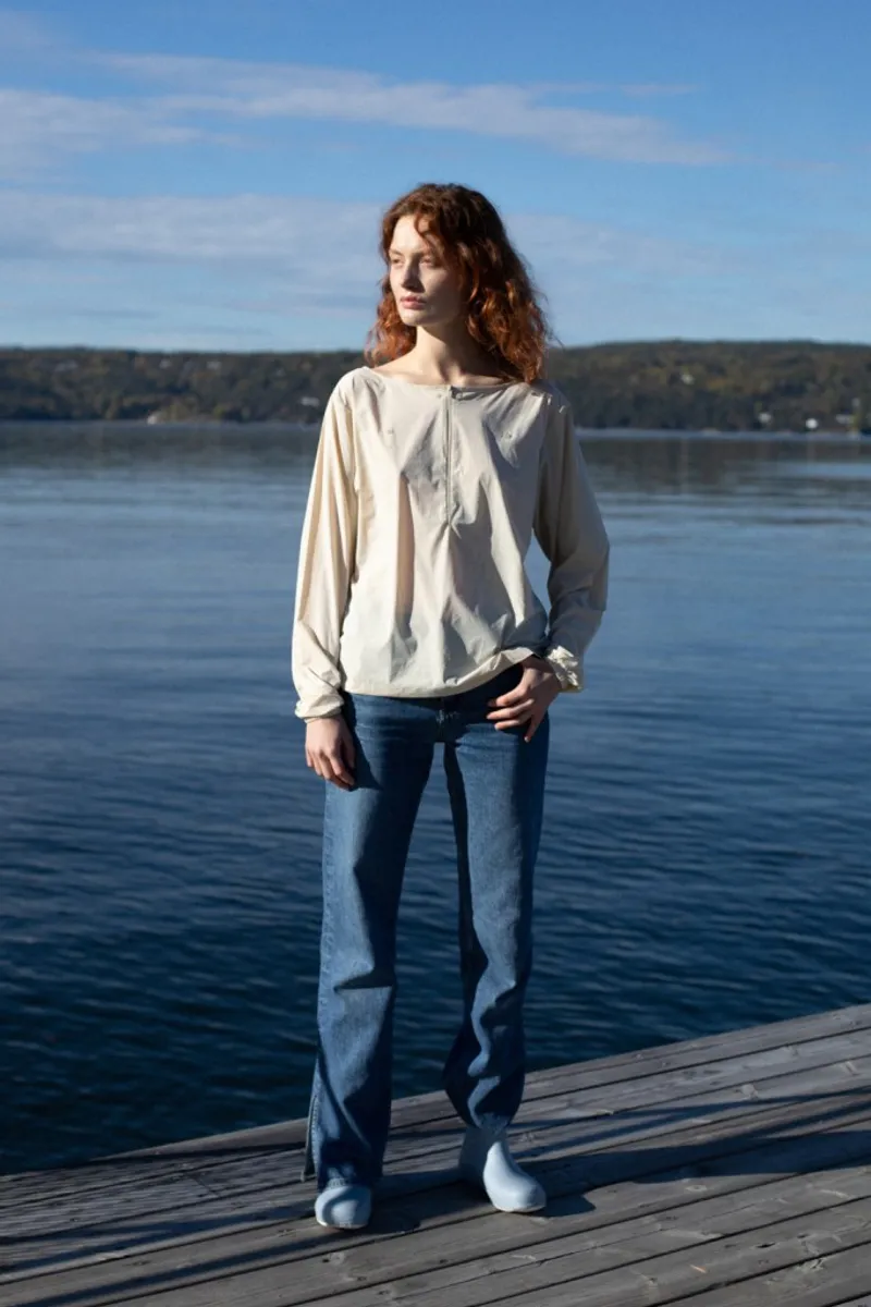 Vindtrøya Sand  - Beige unisex modell